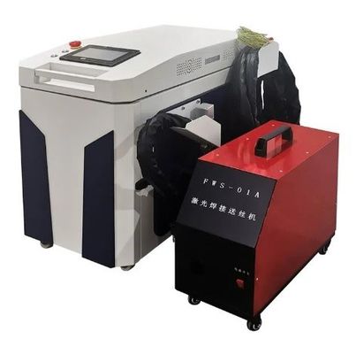 1人のレーザ溶接機械1080nm手持ち型レーザーの溶接工に付きポータブル3人